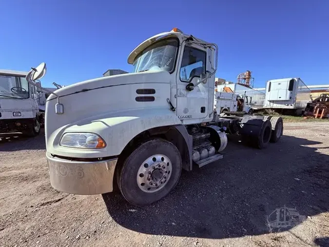 2015 MACK PINNACLE CXU6133834d93eec973f6ae3a621472ea816ad