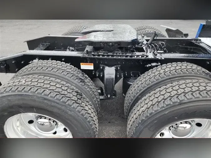 2021 FREIGHTLINER CA126