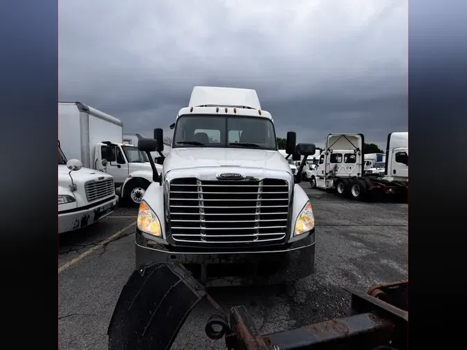 2019 FREIGHTLINER CASCADIA 125