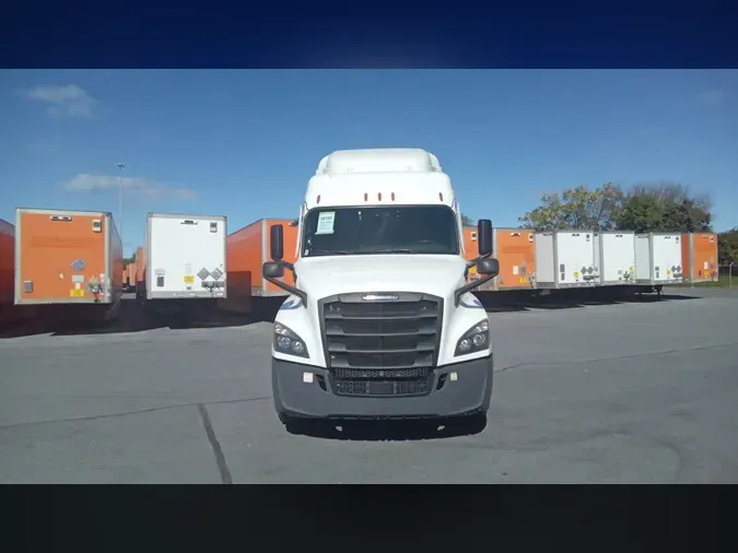 2021 Freightliner Cascadia 126