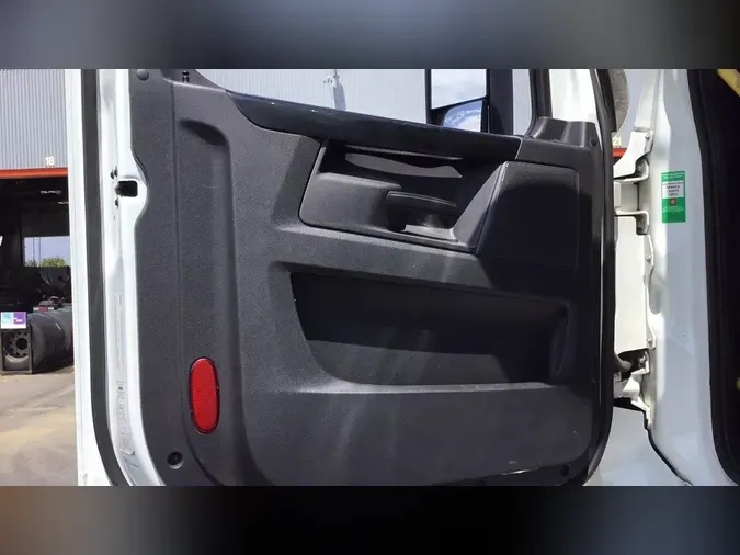 2023 Freightliner Cascadia 126