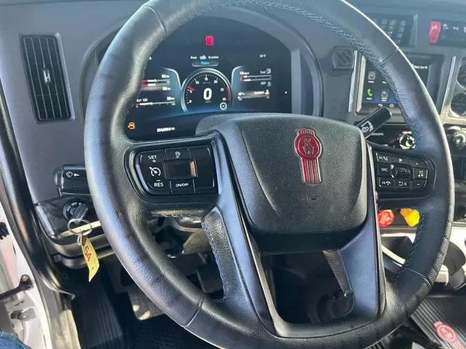2023 Kenworth W990