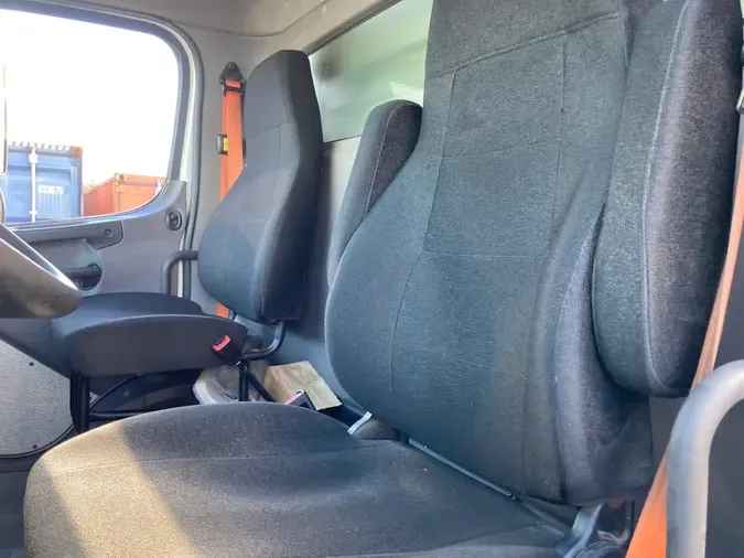 2019 FREIGHTLINER/MERCEDES M2 106