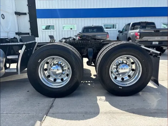 2023 Freightliner Cascadia 126