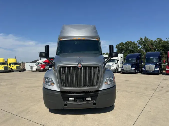 2022 International LT625