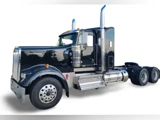 2025 Kenworth W900L