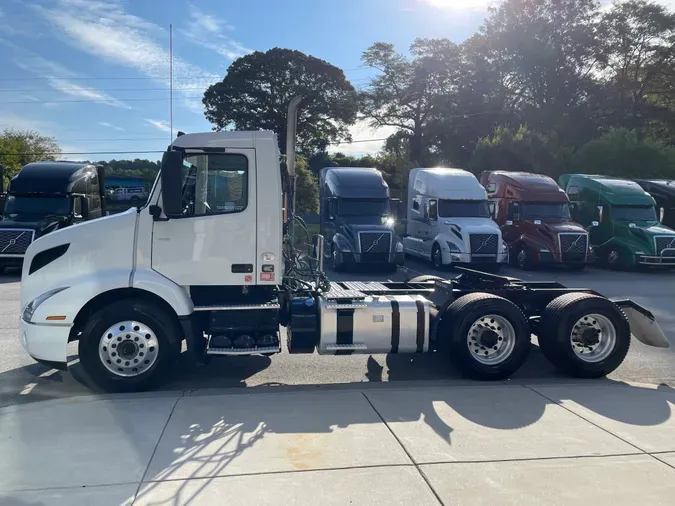 2020 Volvo VNR64T300