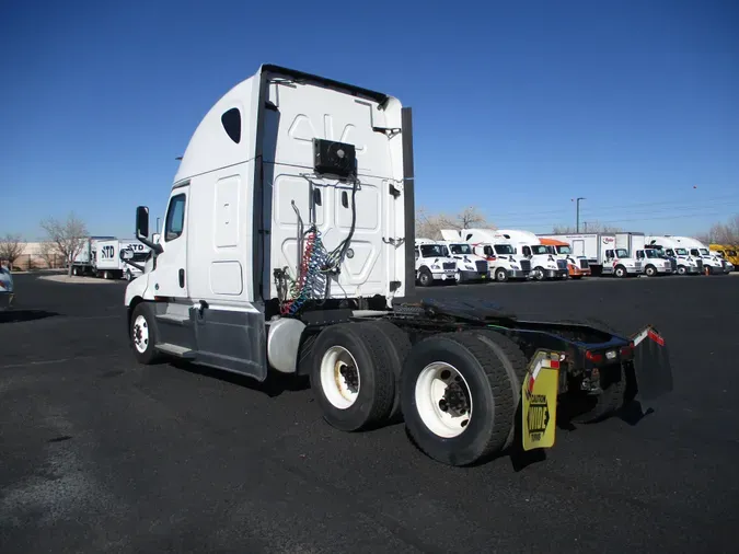 2019 FREIGHTLINER/MERCEDES CASCADIA