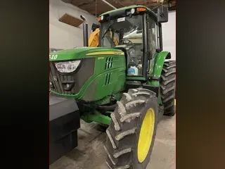 2019 John Deere 6110M