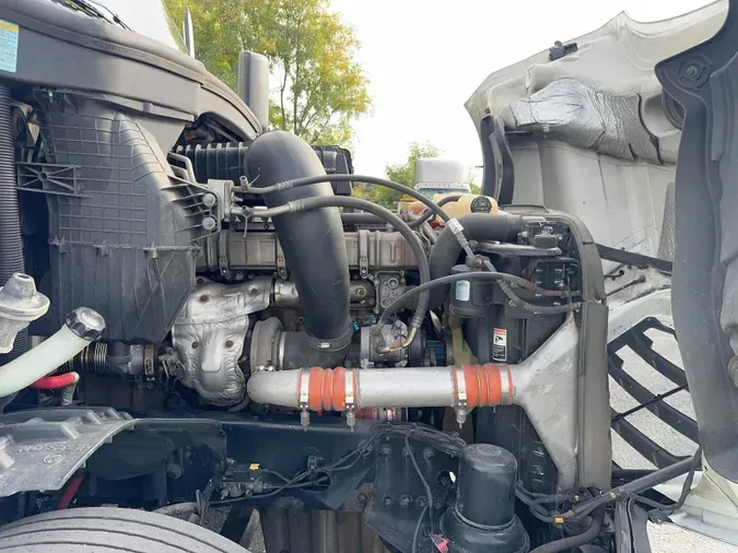 2020 Freightliner Cascadia 126