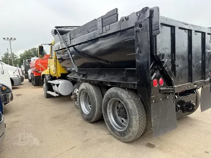 2001 MACK VISION CX613