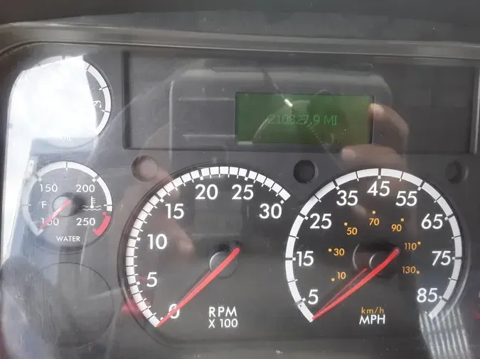 2016 FREIGHTLINER M2 106