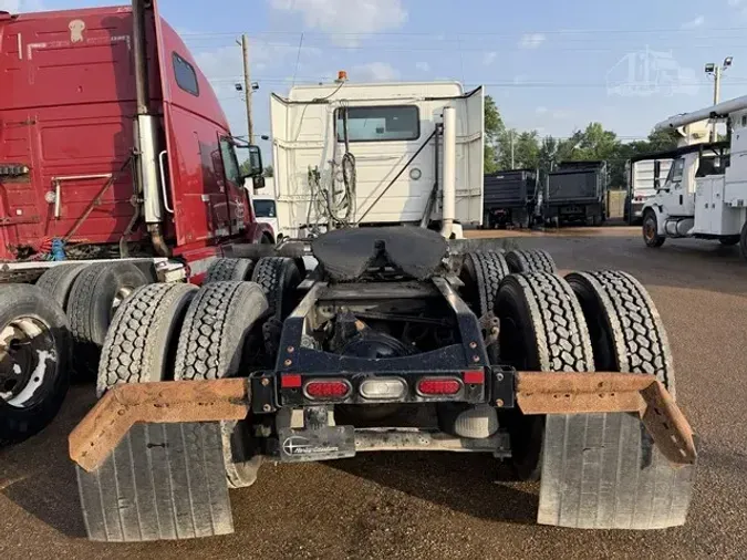 2019 VOLVO VNR64T300