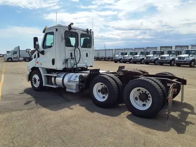 2018 FREIGHTLINER/MERCEDES CASCADIA 113