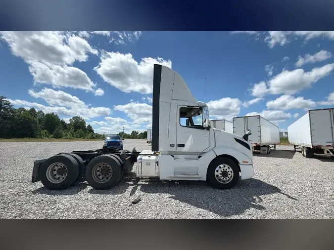 2020 Volvo VNL300