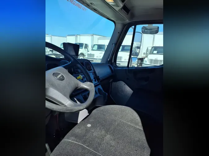 2017 FREIGHTLINER M2 106