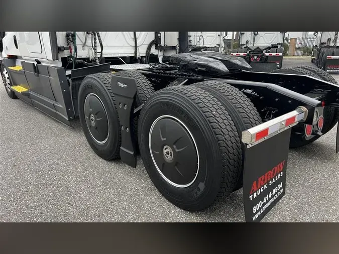 2022 FREIGHTLINER CA126