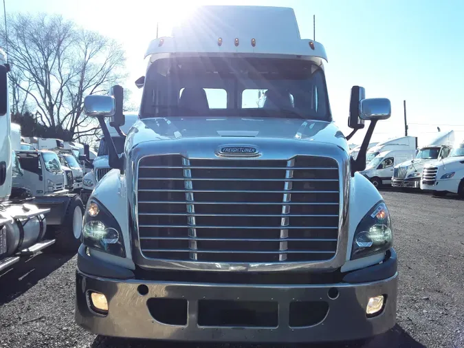 2016 FREIGHTLINER/MERCEDES CASCADIA 125