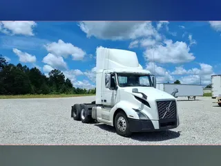 2020 Volvo VNL300