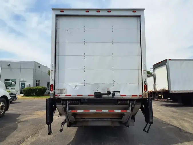 2018 FREIGHTLINER M2 106