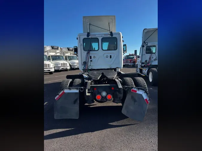 2018 FREIGHTLINER/MERCEDES CASCADIA 125