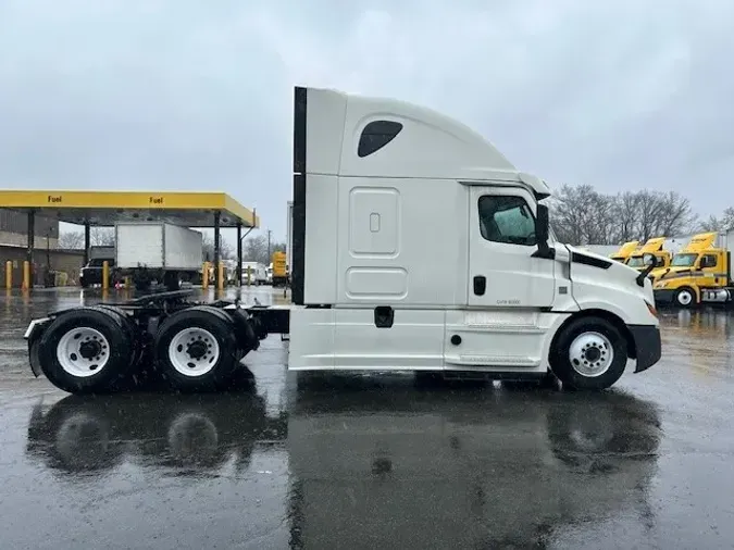 2019 Freightliner T12664ST