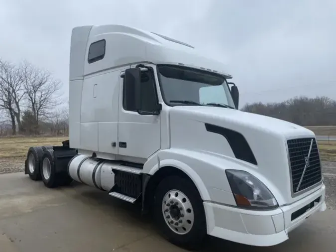 2015 Volvo VNL64T670