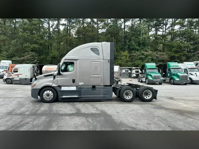 2022 Freightliner Cascadia 12638604aff12ffbc74700506da4dafeb95