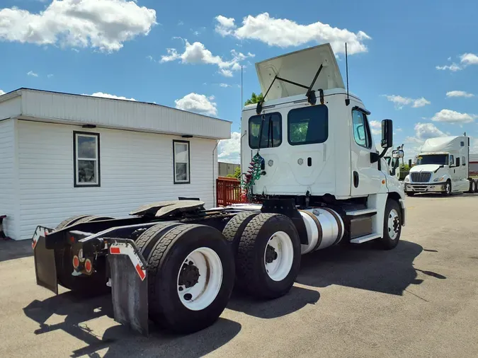 2018 FREIGHTLINER/MERCEDES CASCADIA 125