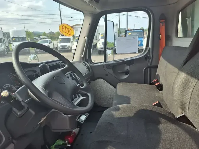 2019 FREIGHTLINER M2 106