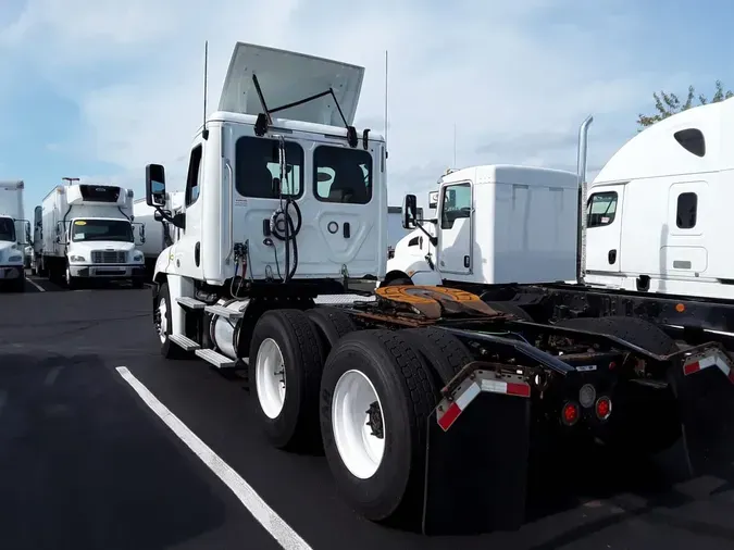 2019 FREIGHTLINER CASCADIA 125