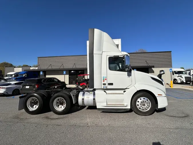 2018 Volvo VNL64T300