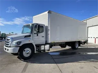 2018 HINO 268A