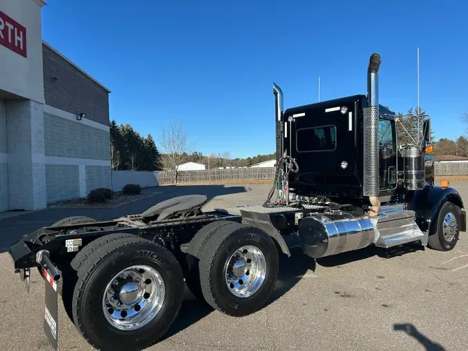2025 Kenworth W900L38756defbd60df23284385a6ee38ace4