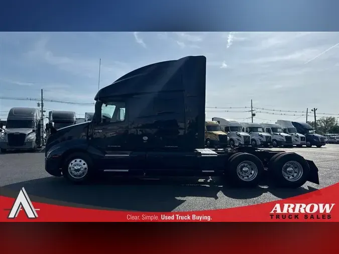 2022 VOLVO VNL760
