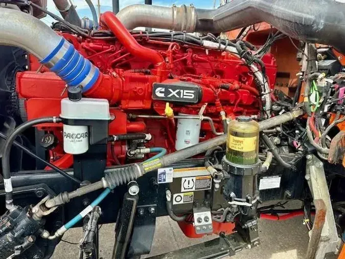 2023 Peterbilt 389