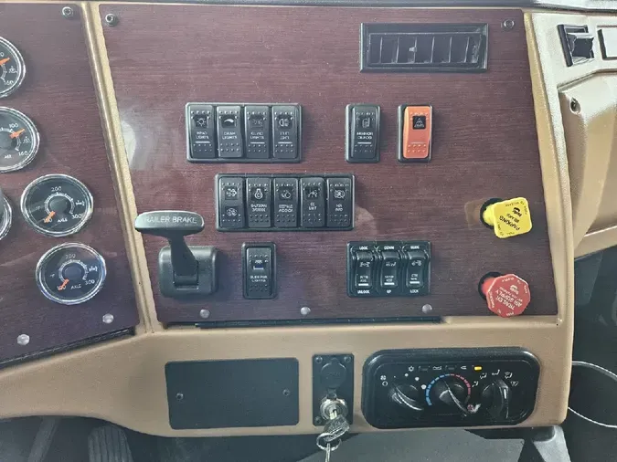 2022 WESTERN STAR 5700XE
