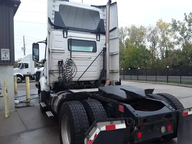 2019 VOLVO VNR42T 300