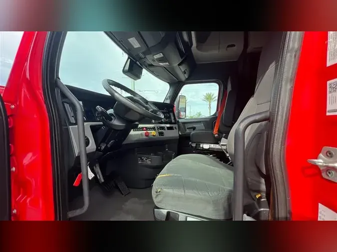 2022 FREIGHTLINER CA126