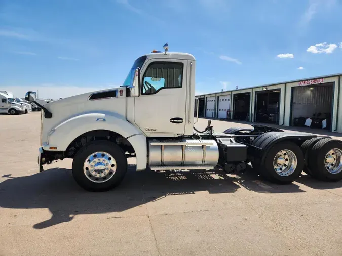 2022 Kenworth T880