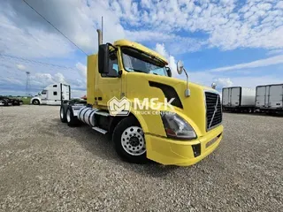 2018 VOLVO VNL64T300