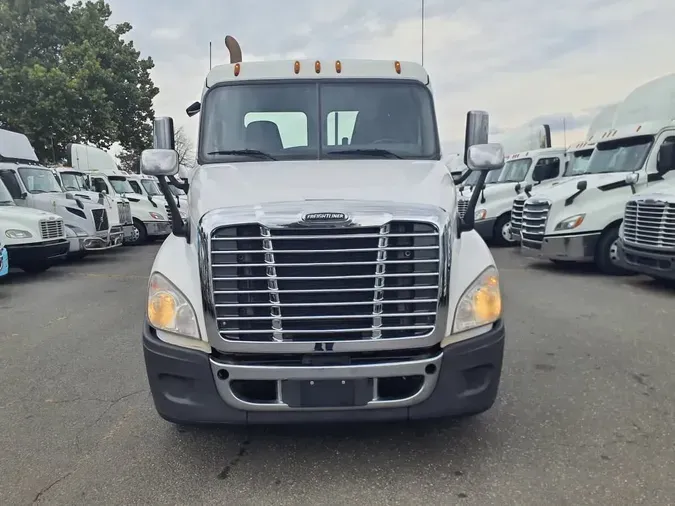 2019 FREIGHTLINER/MERCEDES CASCADIA 125