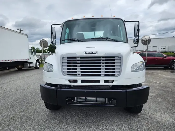 2016 FREIGHTLINER M2 106