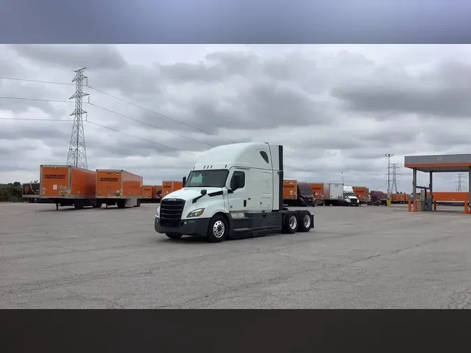 2023 Freightliner Cascadia 126