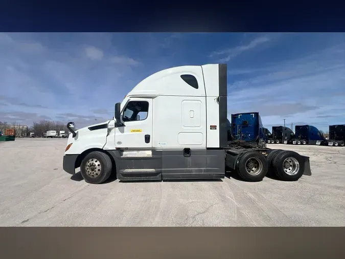 2021 Freightliner Cascadia 126