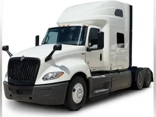 2023 International LT625
