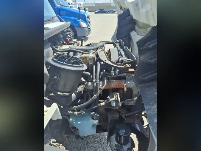 2018 FREIGHTLINER M2 106