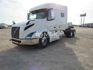 2025 VOLVO VNL740