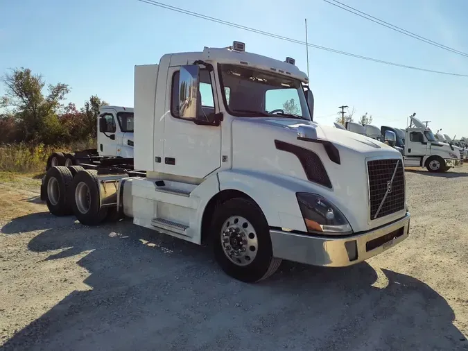 2018 VOLVO VNL64TRACTOR