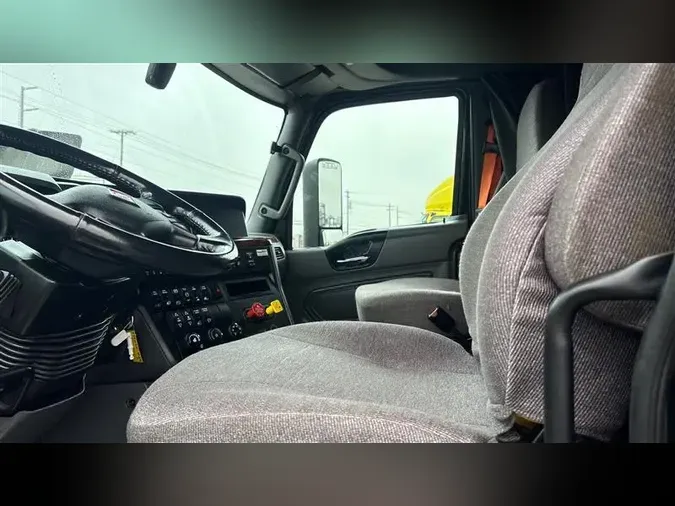 2022 INTERNATIONAL LT